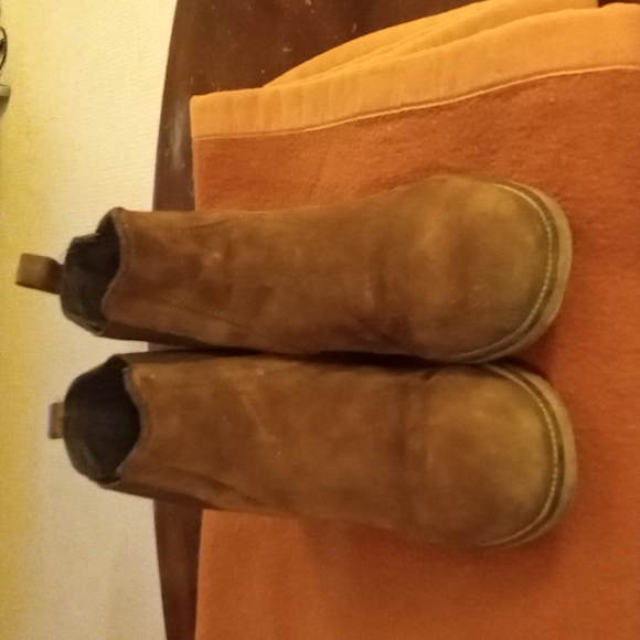 Chelsea Boot - Picture 2 of 5